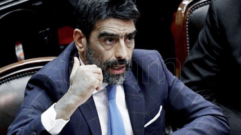 Senadores del Frente de Todos señalaron a la Justicia por «enviar mensajes de tinte mafioso»