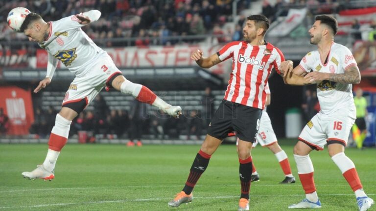 Estudiantes goléo a Barracas Central en La Plata