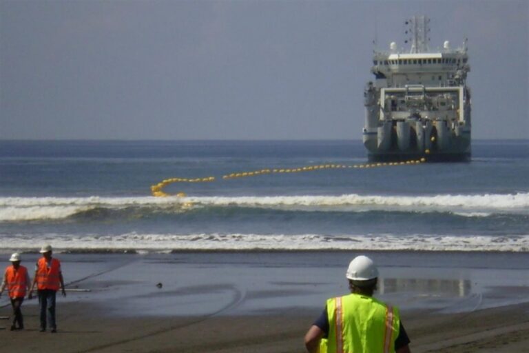 La fibra óptica más larga del mundo irá desde Argentina hasta EEUU