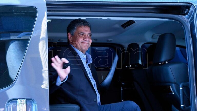 El operativo policial frente a la casa de Cristina disparó la interna opositora