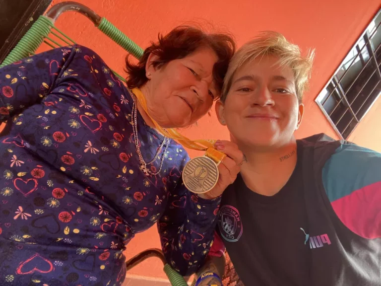 La goleadora de la Copa América femenina ya está en su «querida tierra colorada»