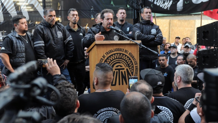 El Gobierno pide «sensatez» a los empresarios y al sindicato de trabajadores del neumático