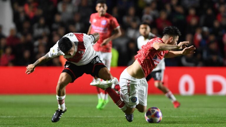 Gallardo movió el banco, goleó a Argentinos y se afirmó en la clasificación a la Copa