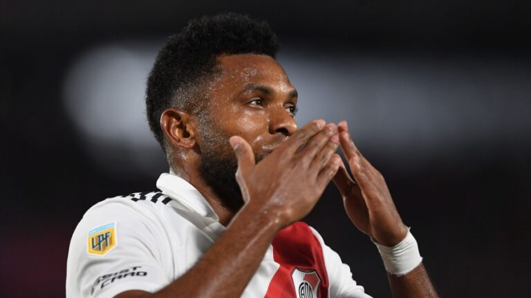 River hizo un partidazo y goleó a Estudiantes