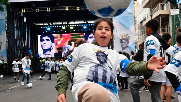 Inauguraron el mural más grande del mundo en homenaje a Diego Maradona