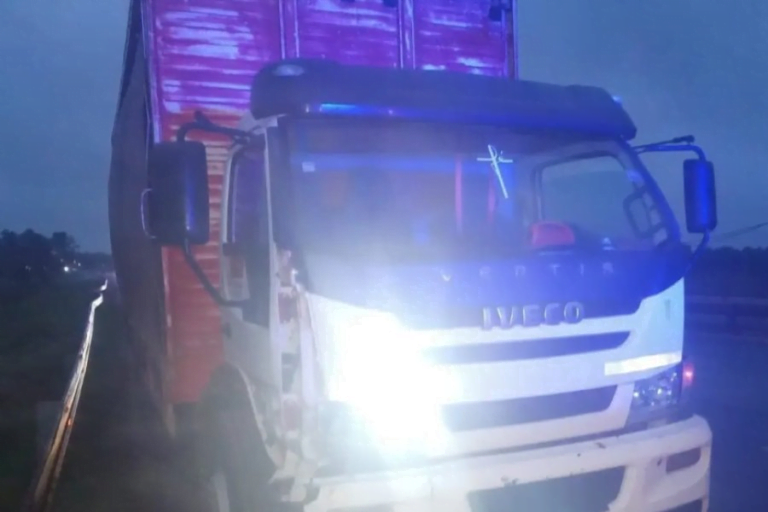 Un hombre falleció en Candelaria atropellado por un camión