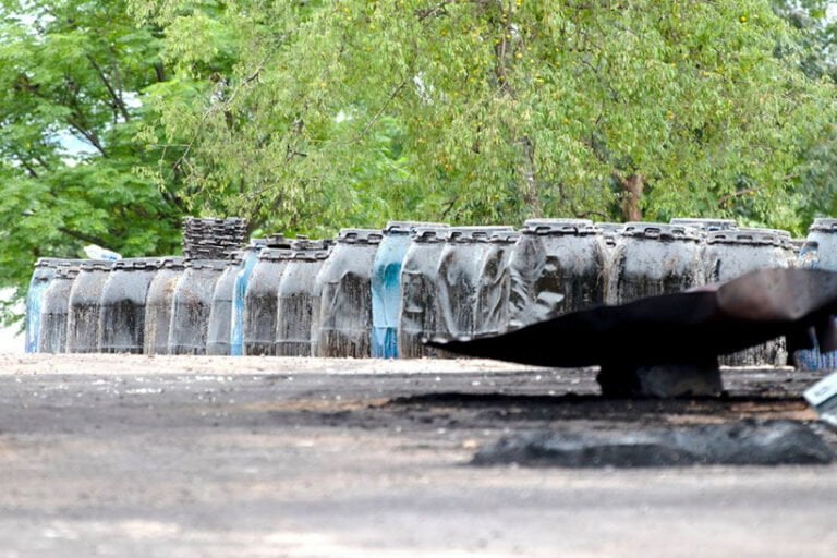 Incendio en la fábrica de resina: el calor del lugar no permitió pericias