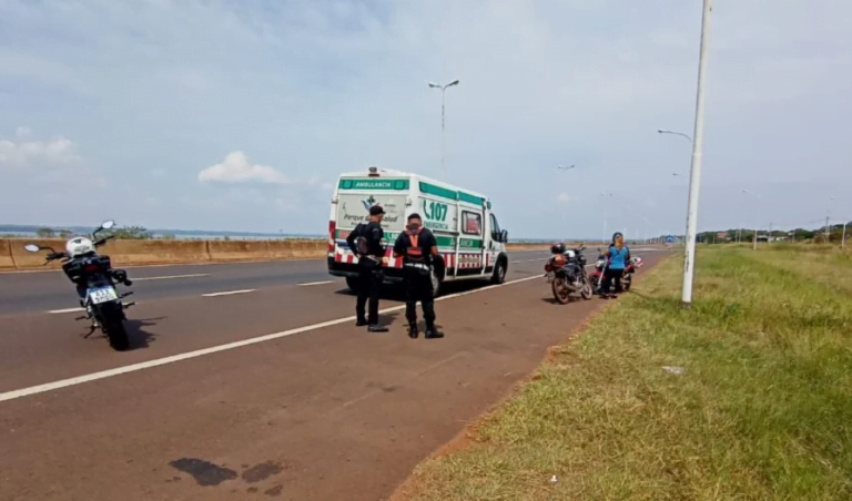 Dos lesionados tras el despiste de una motocicleta en el acceso Sur de Posadas