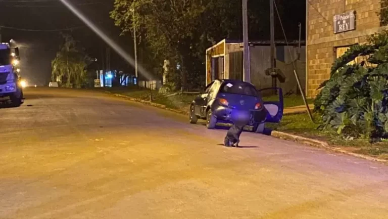 Chocaron un auto y una moto en la costanera de Candelaria