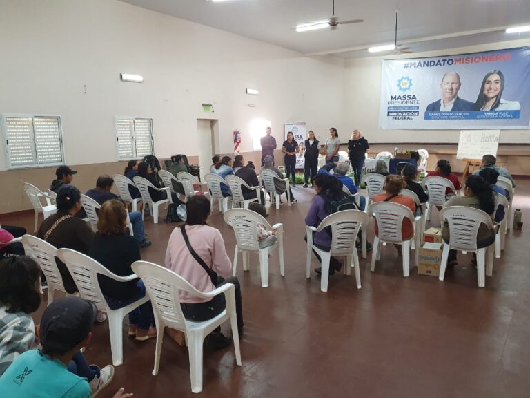 Entrega de Plantines y Bioinsumos a Productores Locales en Conjunto con Taller Facilitado por la Facultad de Ciencias Exactas y el Ministerio de Agricultura Familiar