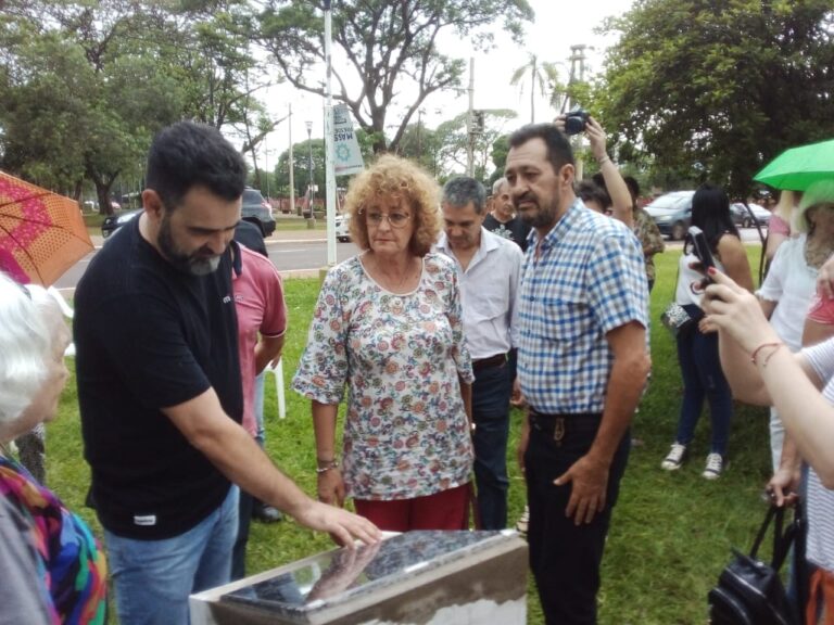 Colocaron Una Placa Conmemorativa en Candelaria Celebrando 40 Años de Democracia