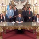 Anuncio del DNU por cadena nacional Captura TV