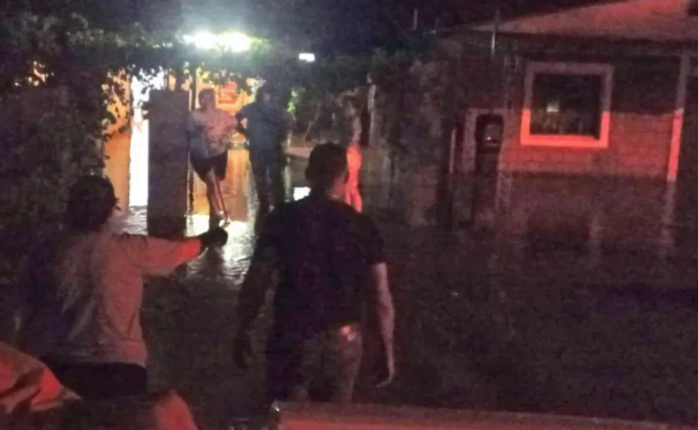 Casas inundadas, un niño arrastrado por el agua y familias evacuadas en Candelaria