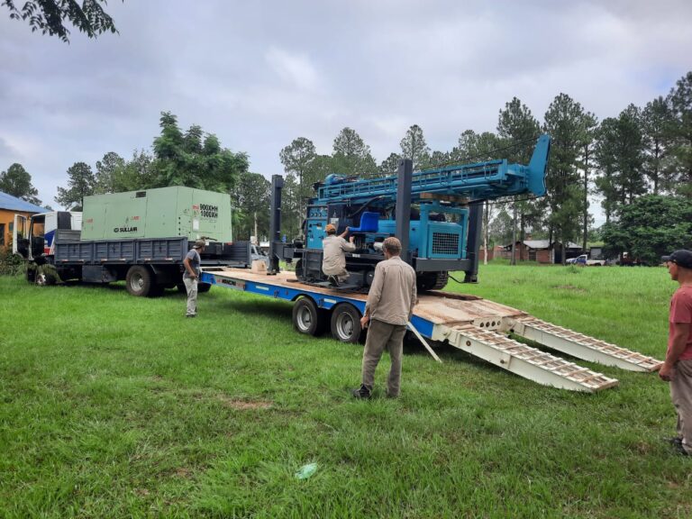 Inicia importante obra de perforación para garantizar acceso al agua en el Barrio del Lago, gracias al compromiso del Intendente y el respaldo del Gobernador.