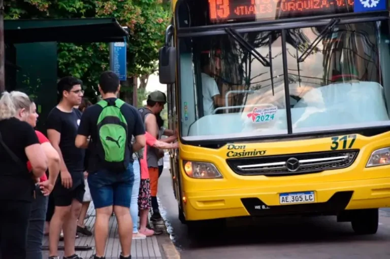 Entra en vigencia el aumento del boleto de colectivos
