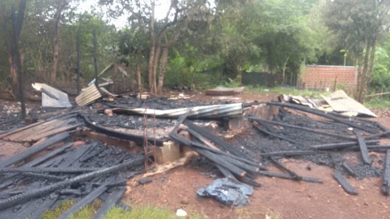 Dos incendios sacuden Candelaria: pérdidas totales en El Niño Perdido y Barrio 20 de Junio