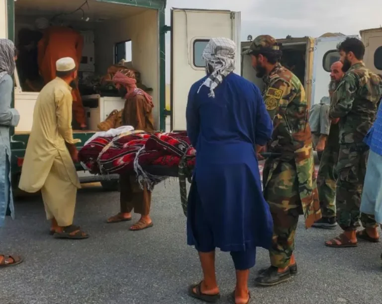 Afganistán: un terremoto dejó al menos 610 muertos y más de 1300 heridos