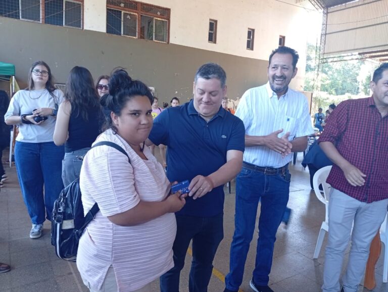 El ministro “Kico” Llera acompañó el operativo “¿En qué te puedo ayudar?” en Candelaria y destacó la fuerte convocatoria vecinal